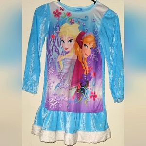 Disney Frozen girls nightgown. Size 7/8. Light blue.